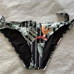 Sky Tropical Leaf Print Bikini Bottom